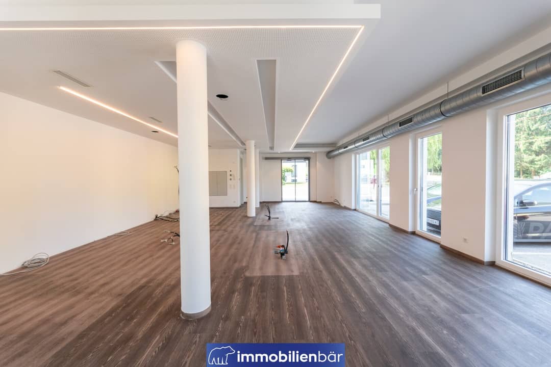 Modern commercial space with terrace in a central location