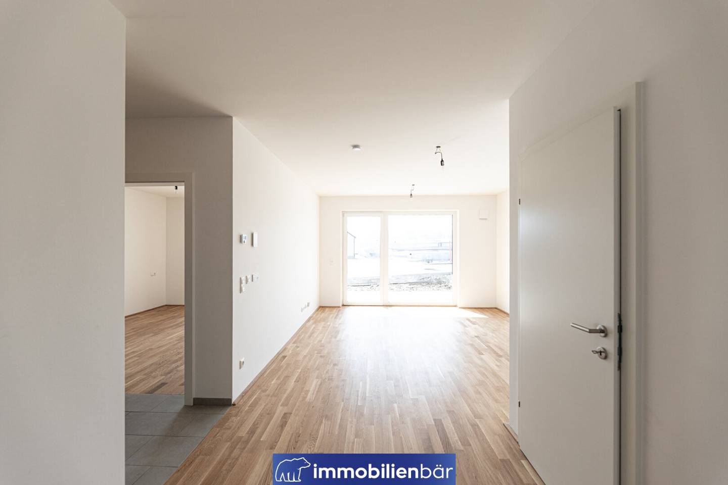 Anlegerwohnung mit Privatgarten und Terrasse