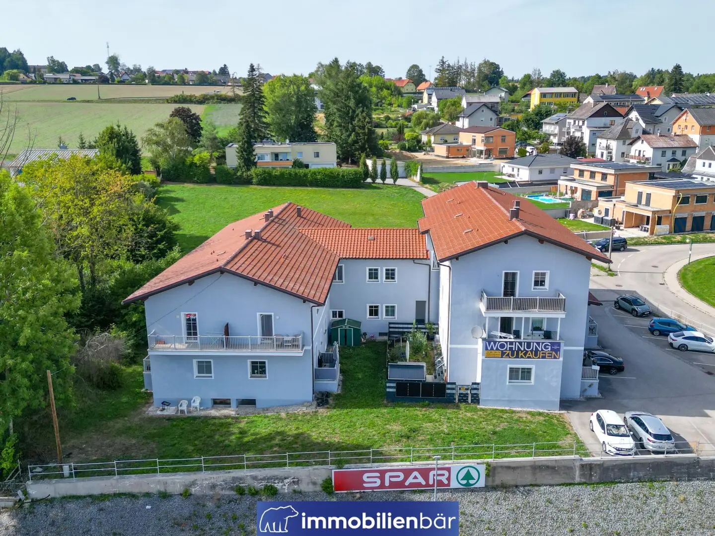 Erdgeschosswohnung mit Terrasse und Außenstellplatz