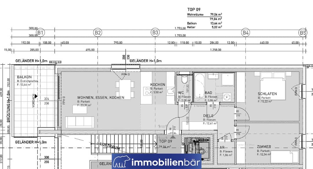 Top floor apartment large balcony bright rooms