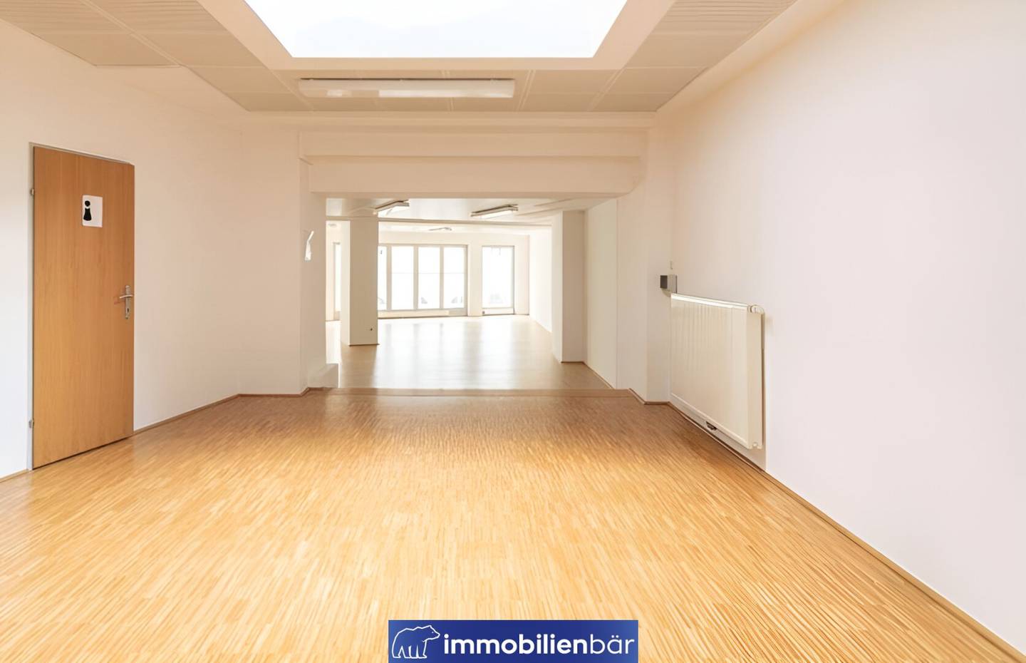 Air-conditioned studio in central Linz with elevator