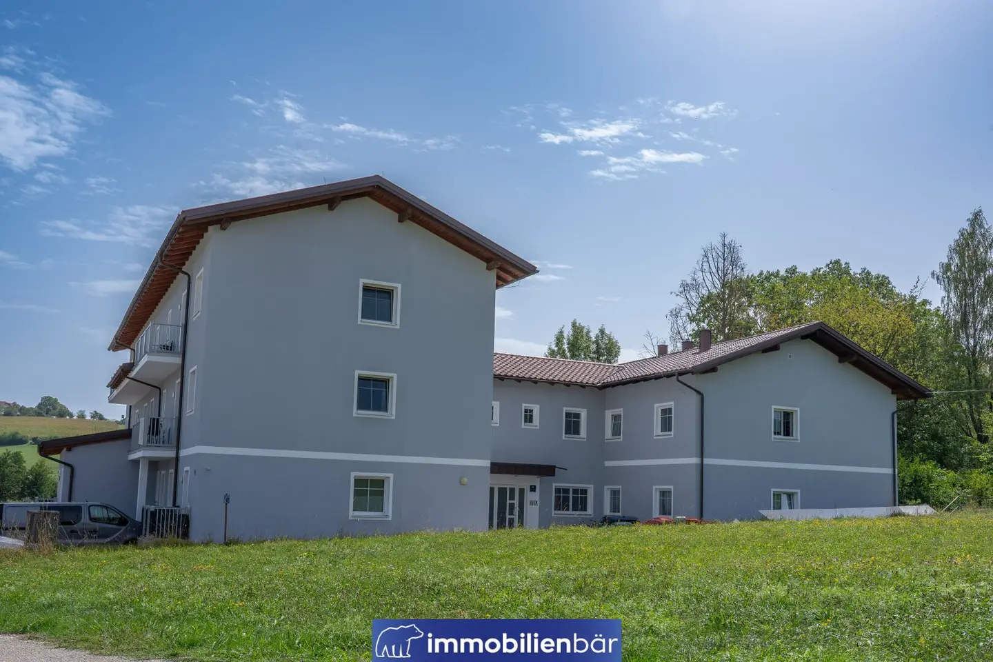 Apartment with stable rental income and balcony