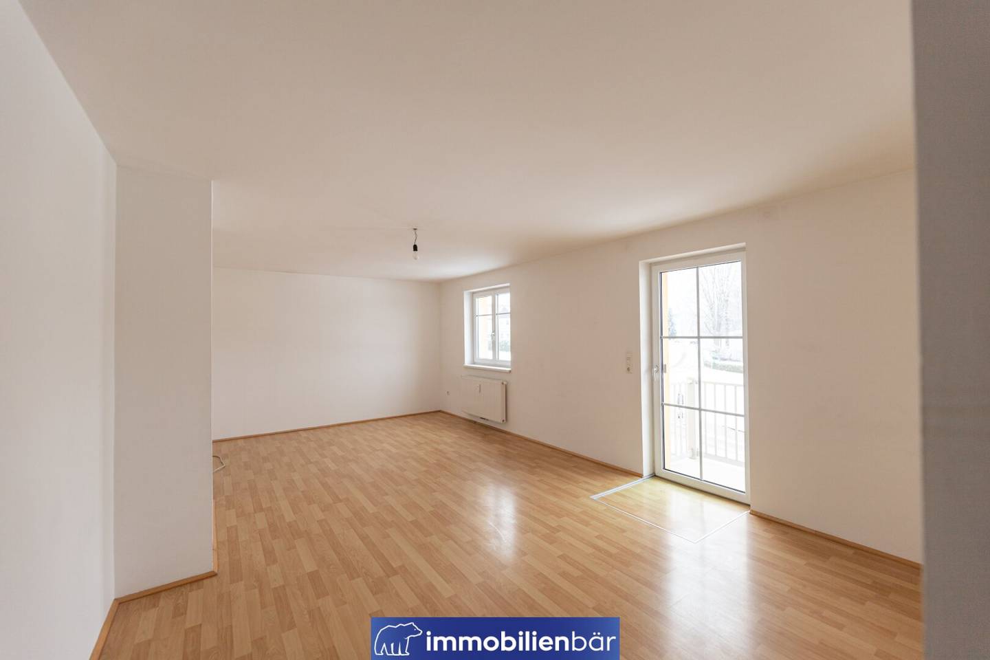 Apartment with stable rental income and balcony