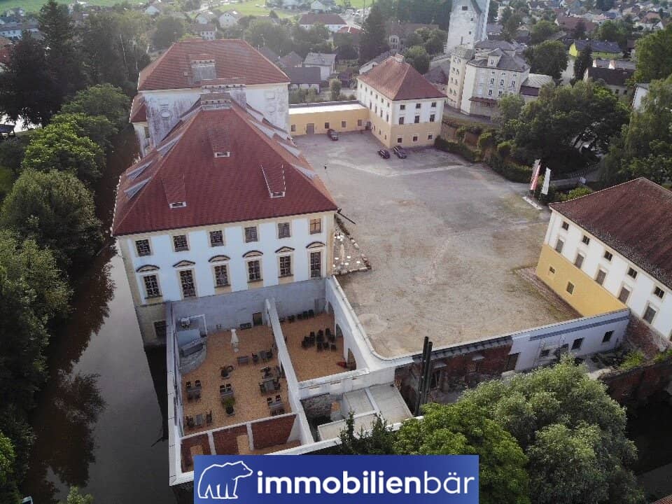 Gastronomy space in renovated castle with guest garden and bar