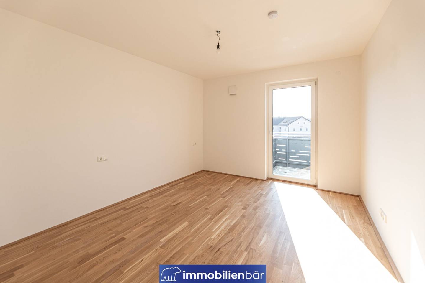 Erstbezug Wohnung mit großem Balkon