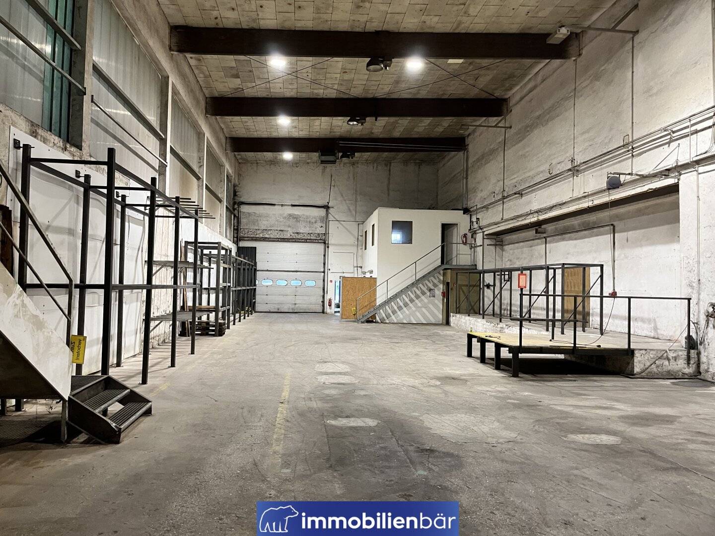 Commercial Hall with Operating Permit in Thalheim bei Wels