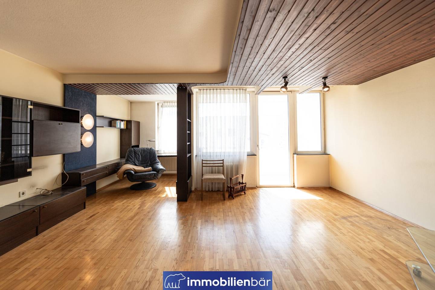 Apartment with loggia and underground parking