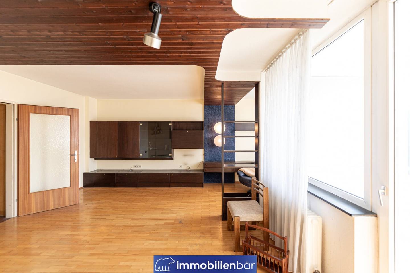 Apartment with loggia and underground parking