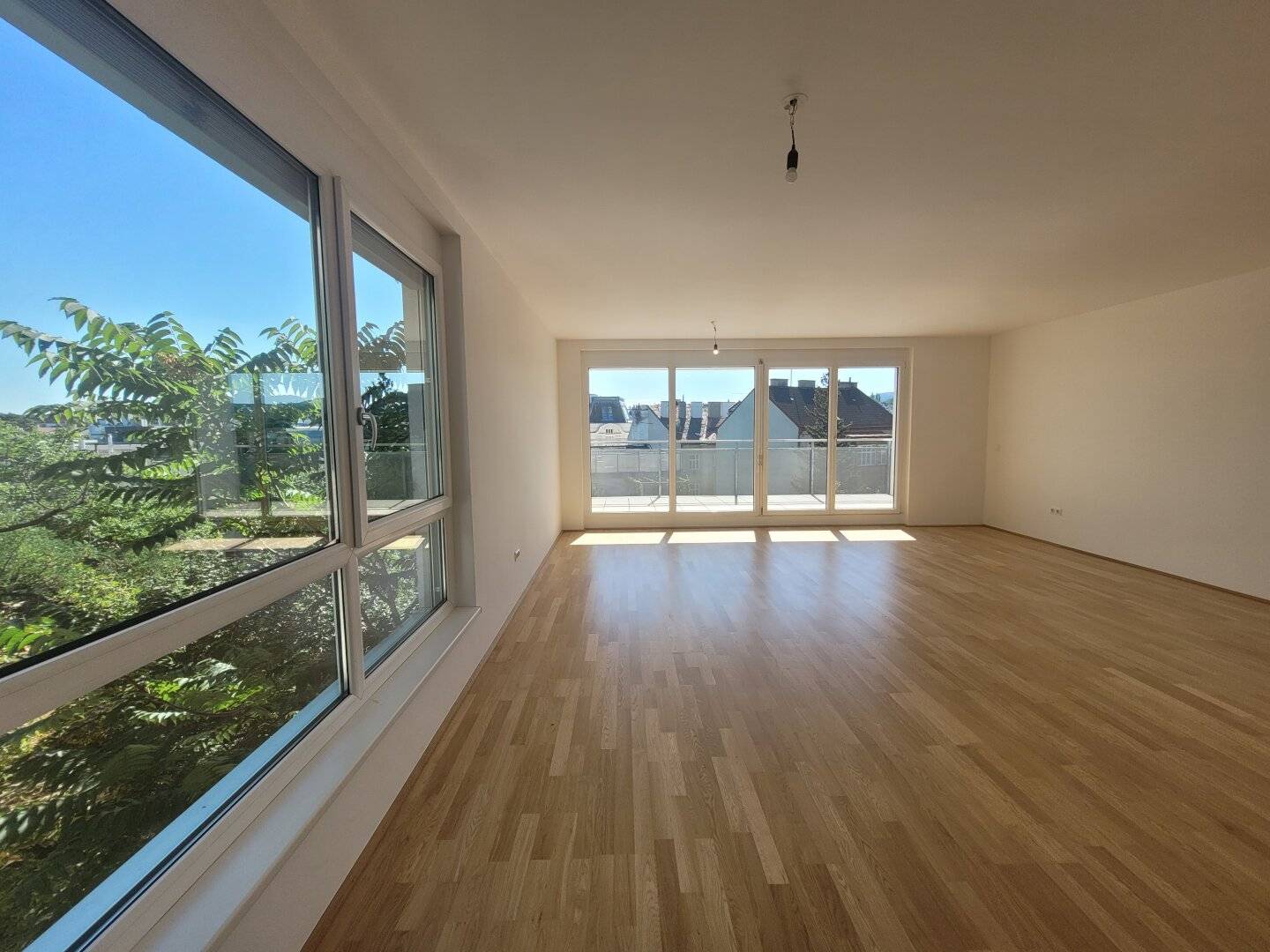 Apartment with generous terrace and loggia