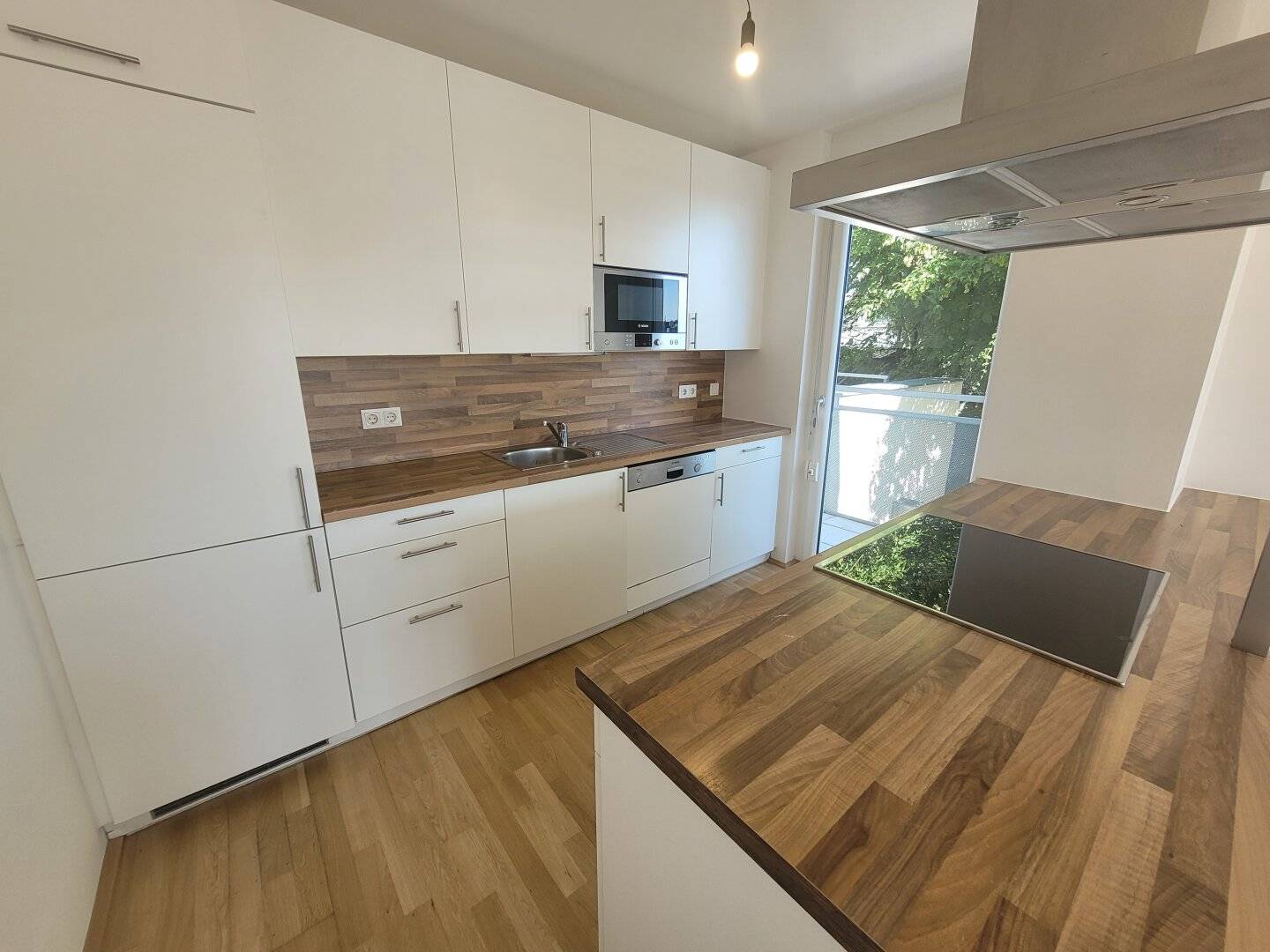 Apartment with generous terrace and loggia
