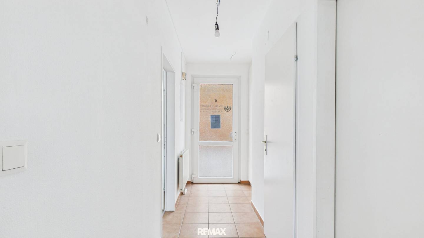 Modernes Reihenhaus mit Garten Balkon und zwei Garagenplätzen