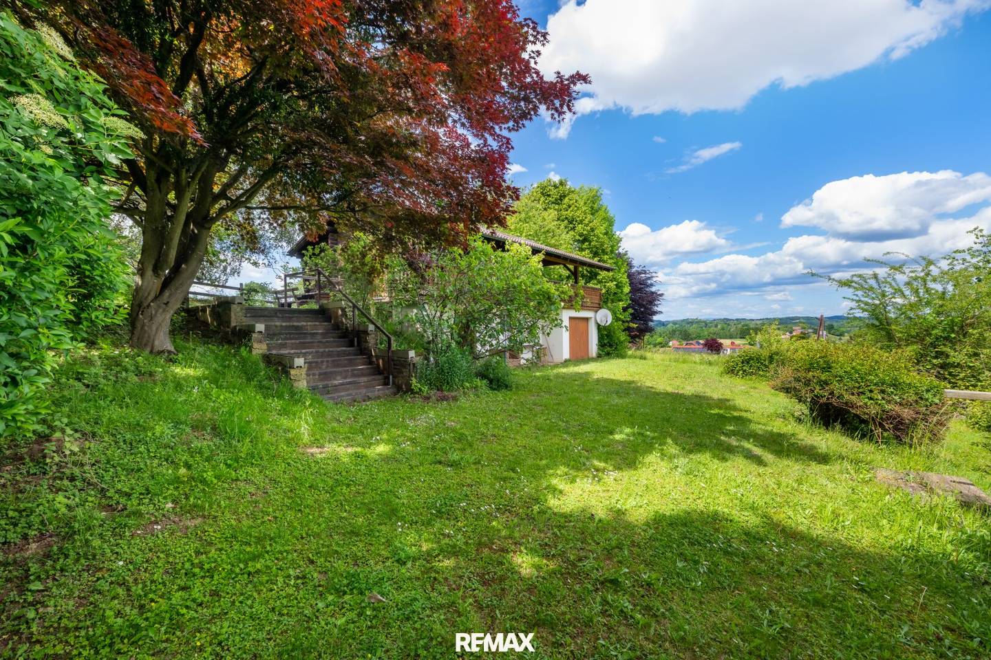 Blockhaus mit 360° Blick und Garage in Alleinlage