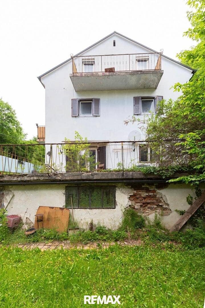 Grundstück mit Altbestand in ruhiger Grünlage