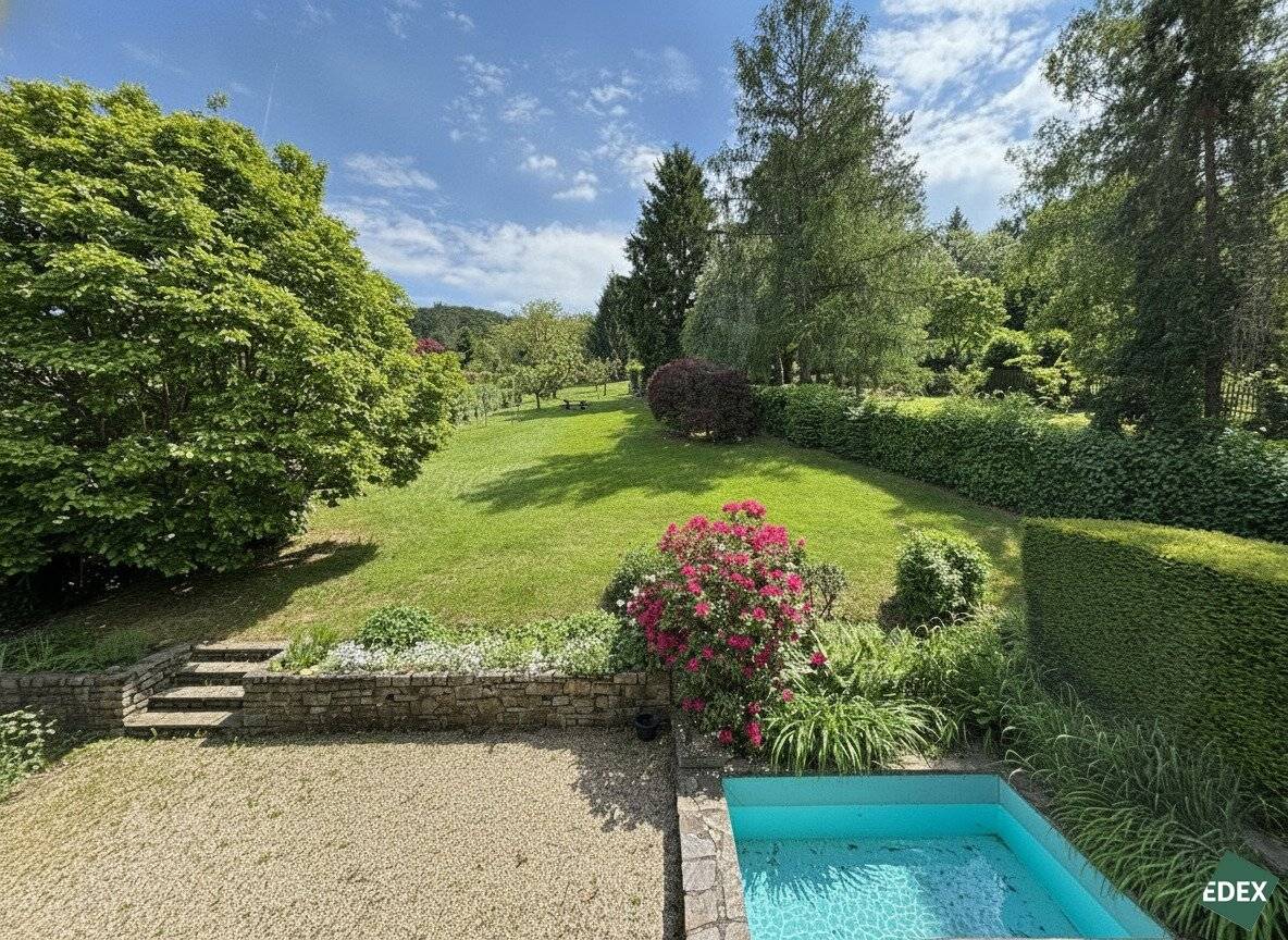 Tirolerhaus with panoramic view and large plot in Weidling