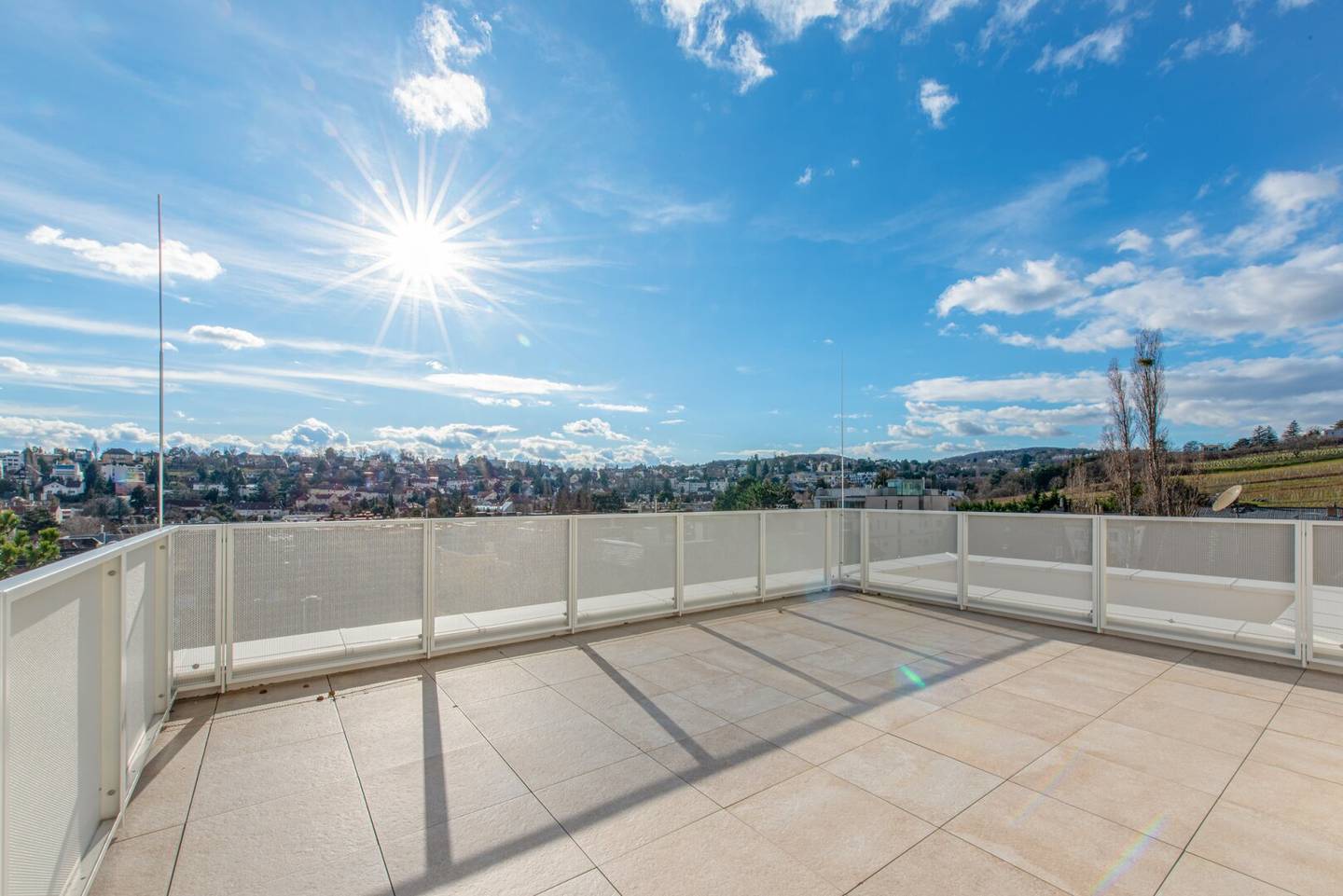Top floor maisonette with roof terrace and lift