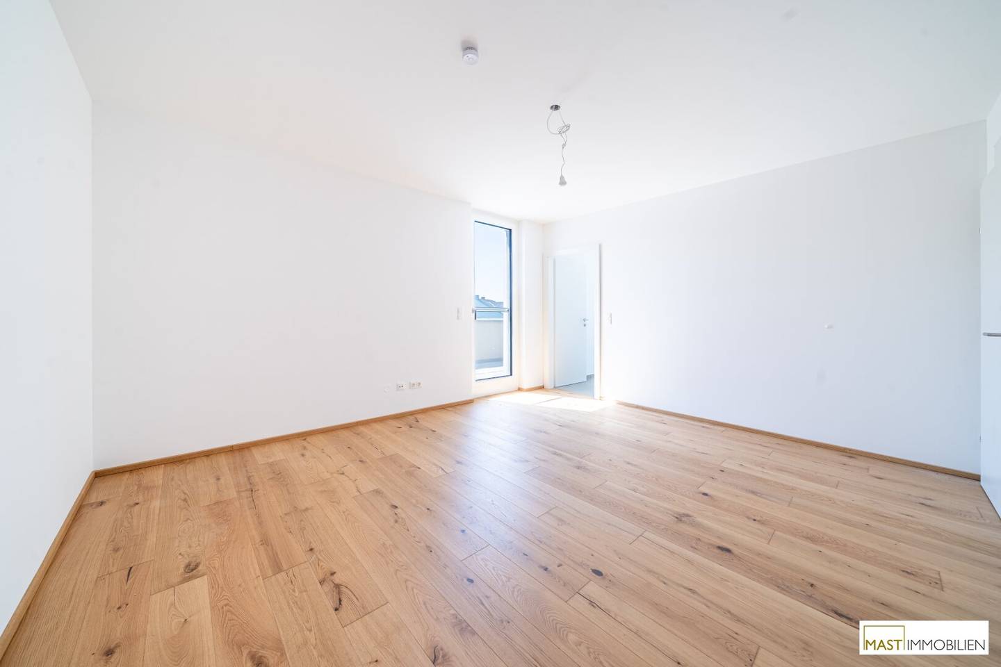 Top floor apartment with lake view and terraces