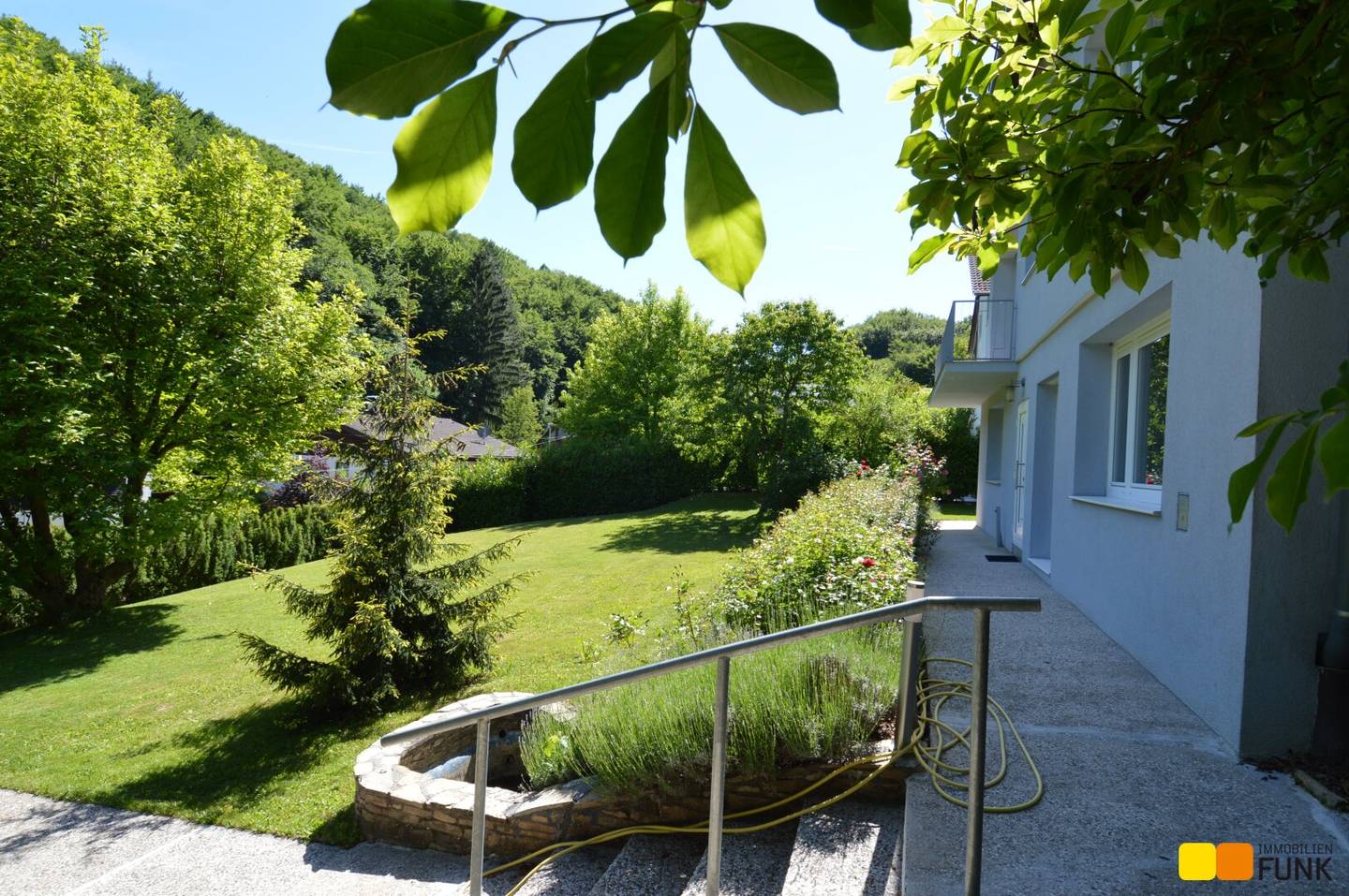 Einfamilienhaus mit Garten in ruhiger Grünlage nahe ISTA