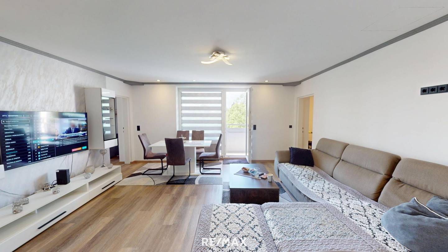 Modern renovated apartment with loggia and lift