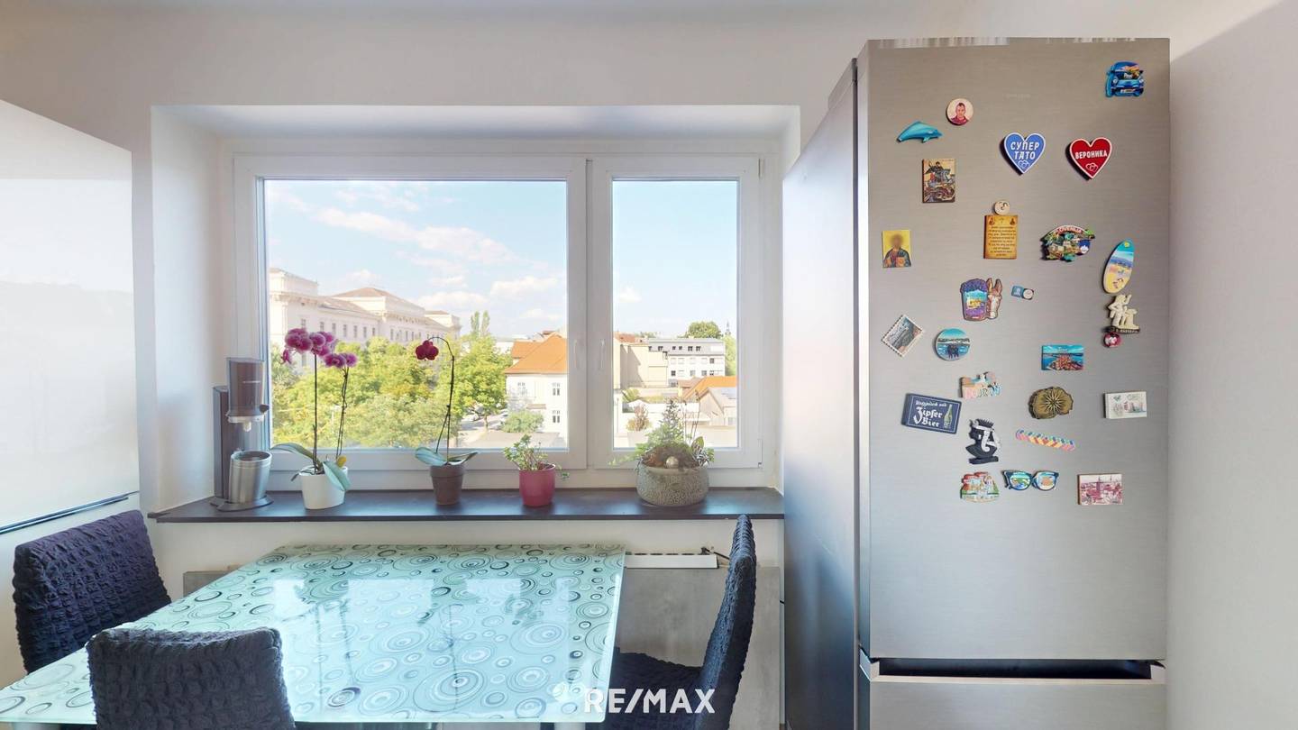 Modern renovated apartment with loggia and lift