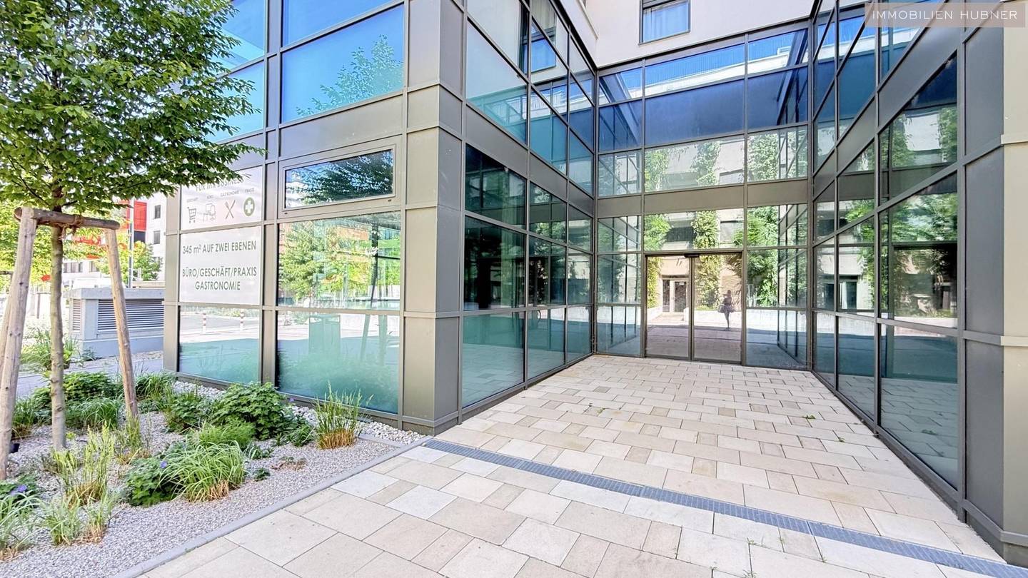 Barrier-free office with flexible layout and garage near Kagraner Platz