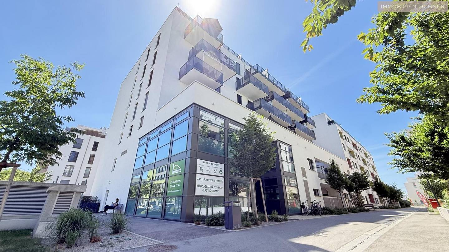 Barrier-free office with flexible layout and garage near Kagraner Platz