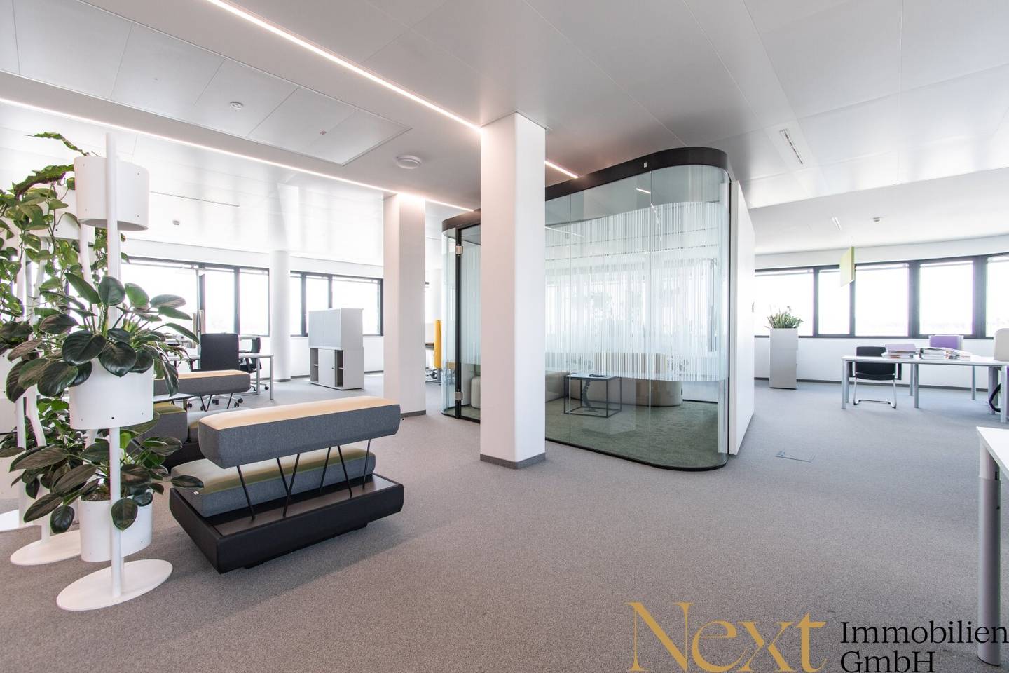 Bright Office Space with Elevator and Reception in Linz