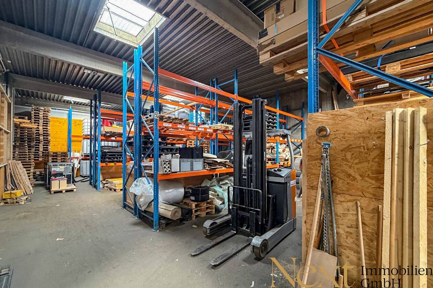 Commercial space with warehouse and office in Linz