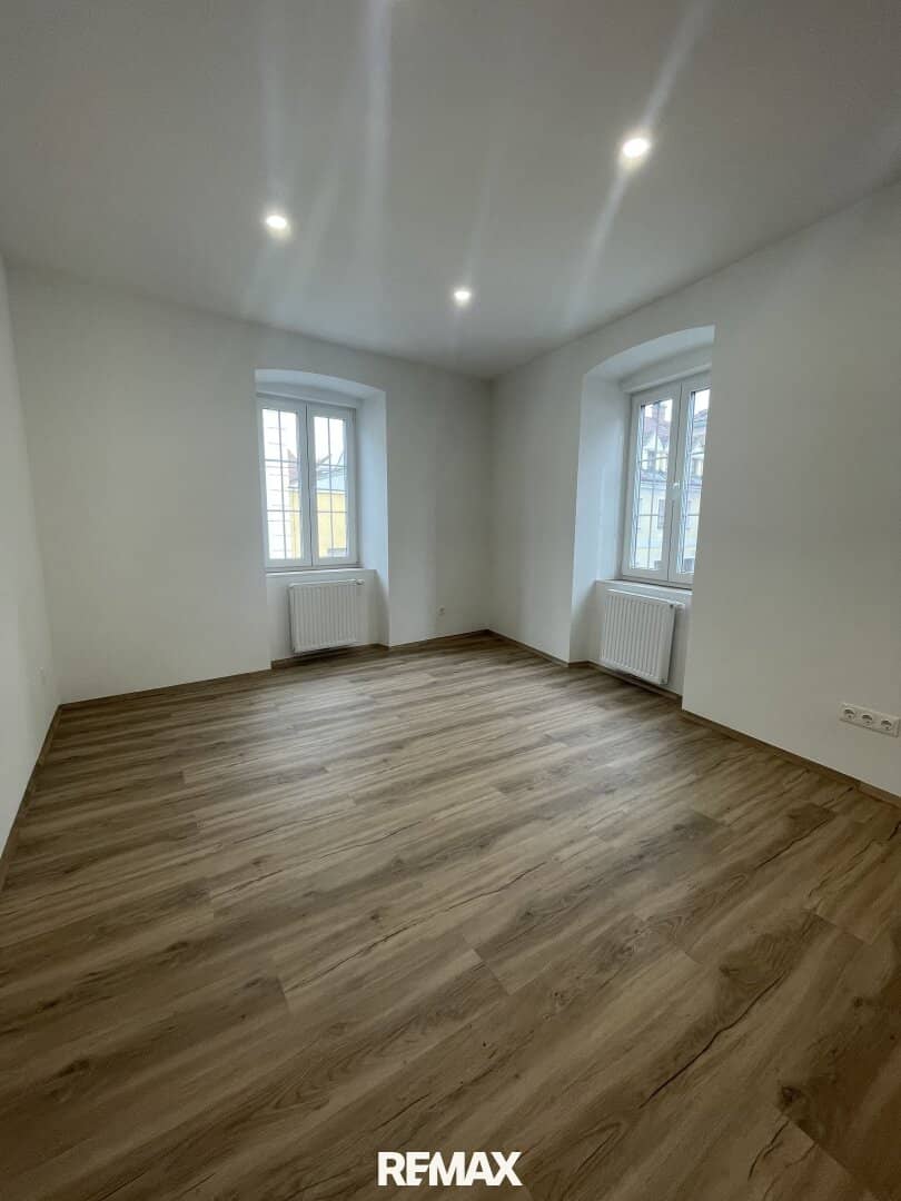 Top renovated apartment with stable income