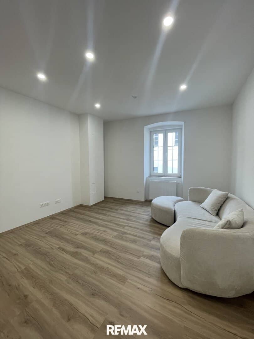 Top renovated apartment with stable income