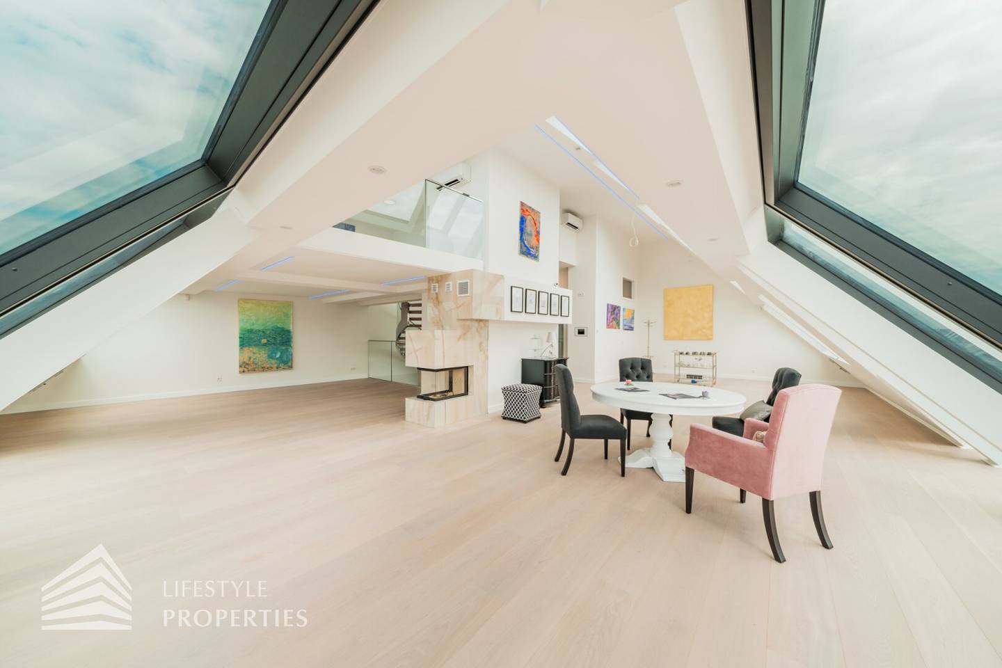 Luxurious Dachgeschosswohnung near Stephansplatz