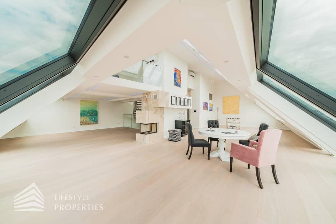 Luxurious Dachgeschosswohnung near Stephansplatz
