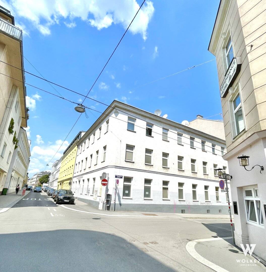 Eck-Zinshaus mit Dachgeschoss-Potential nahe Elterleinplatz