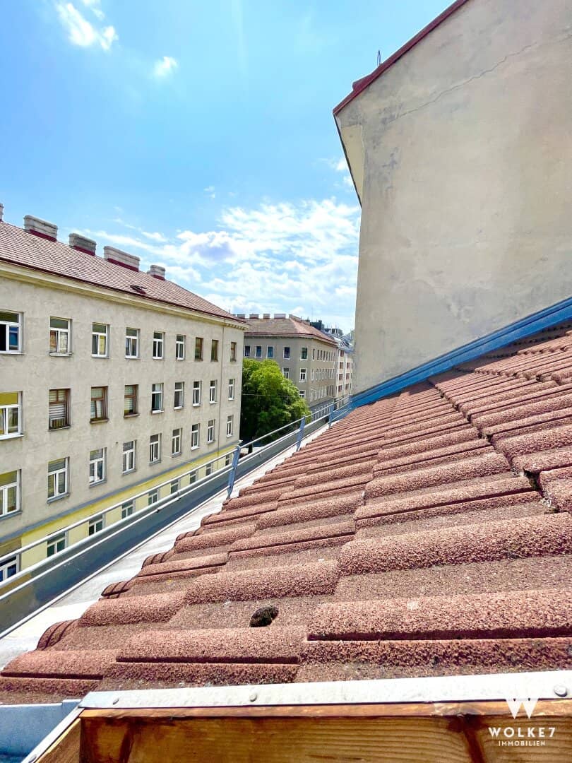 Zinshaus mit Rohdachboden nahe Thaliastraße