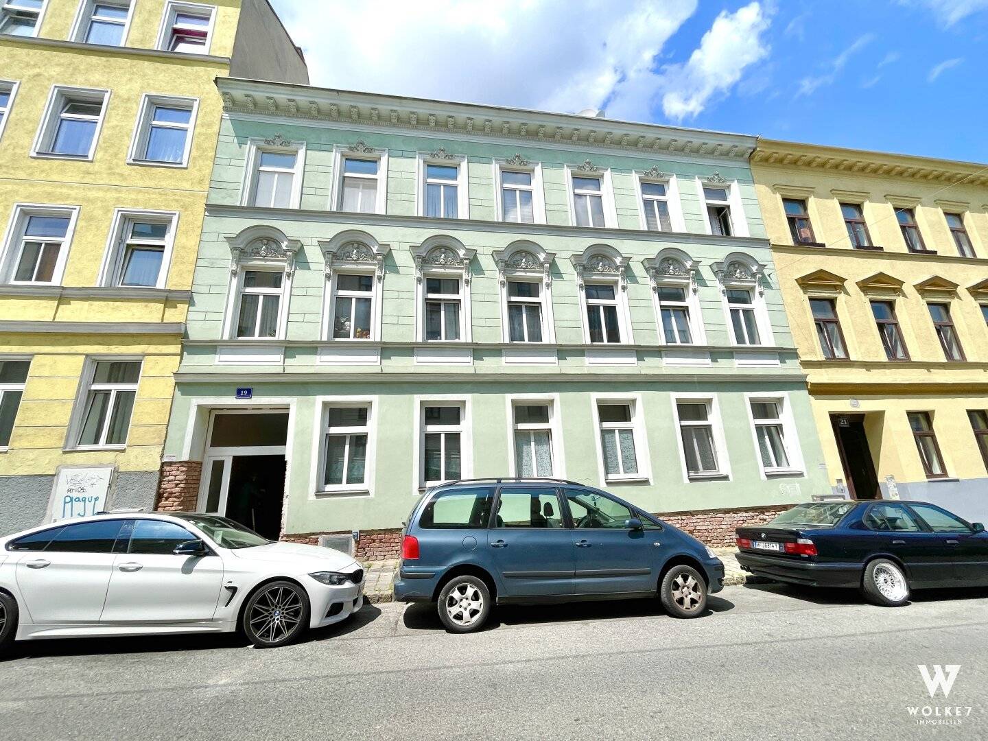 Zinshaus mit Rohdachboden nahe Thaliastraße