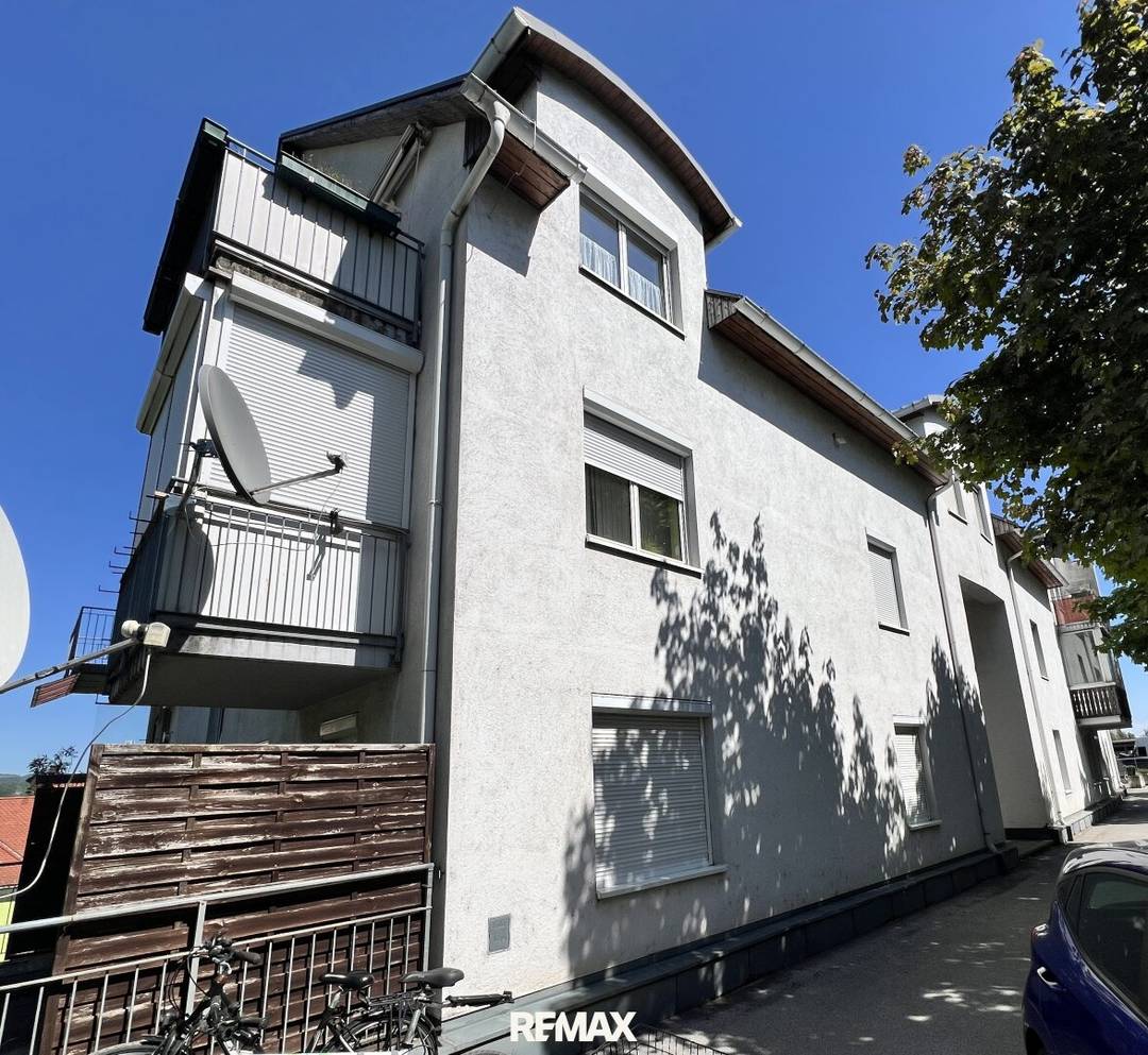 Erdgeschosswohnung mit Balkon und Potenzial