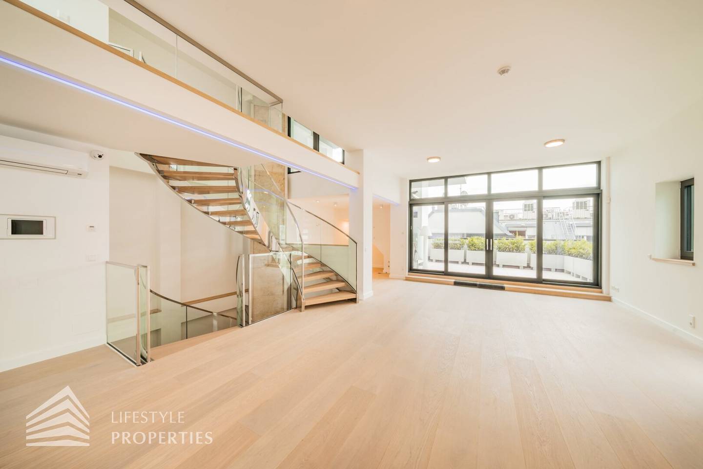 Penthouse near Stephansplatz with roof terrace