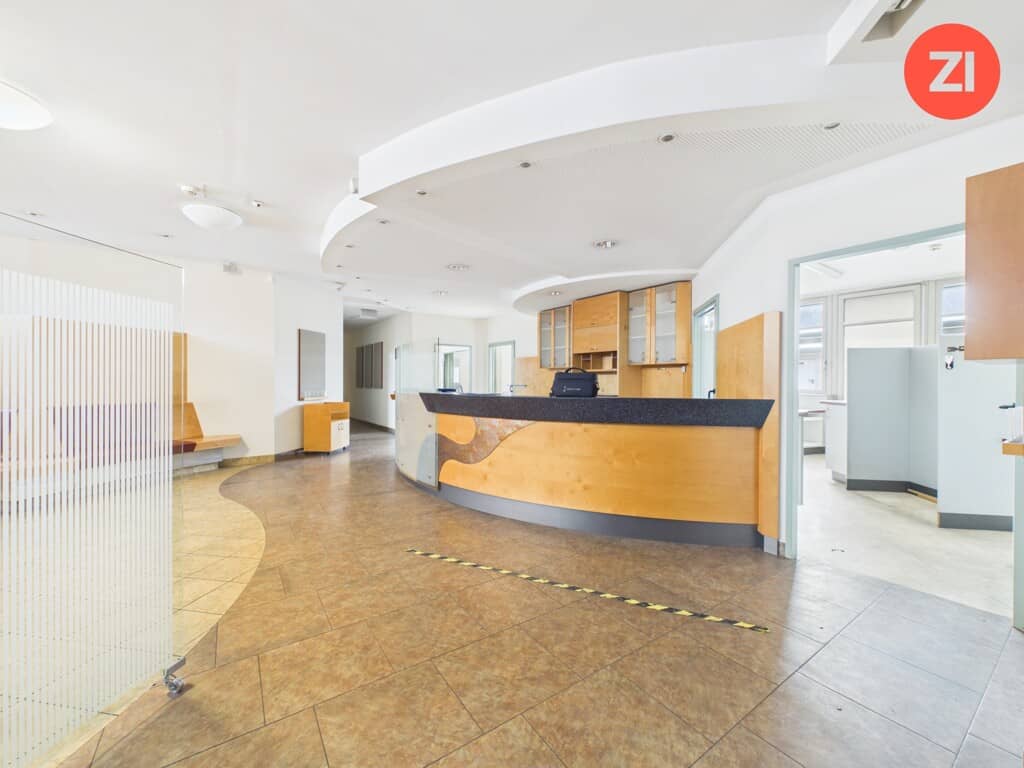Air-Conditioned Office with Elevator in the City Center