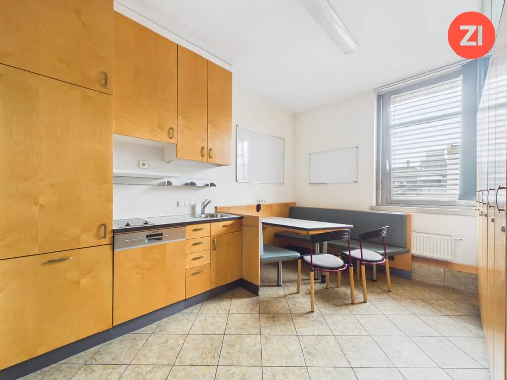 Air-Conditioned Office with Elevator in the City Center
