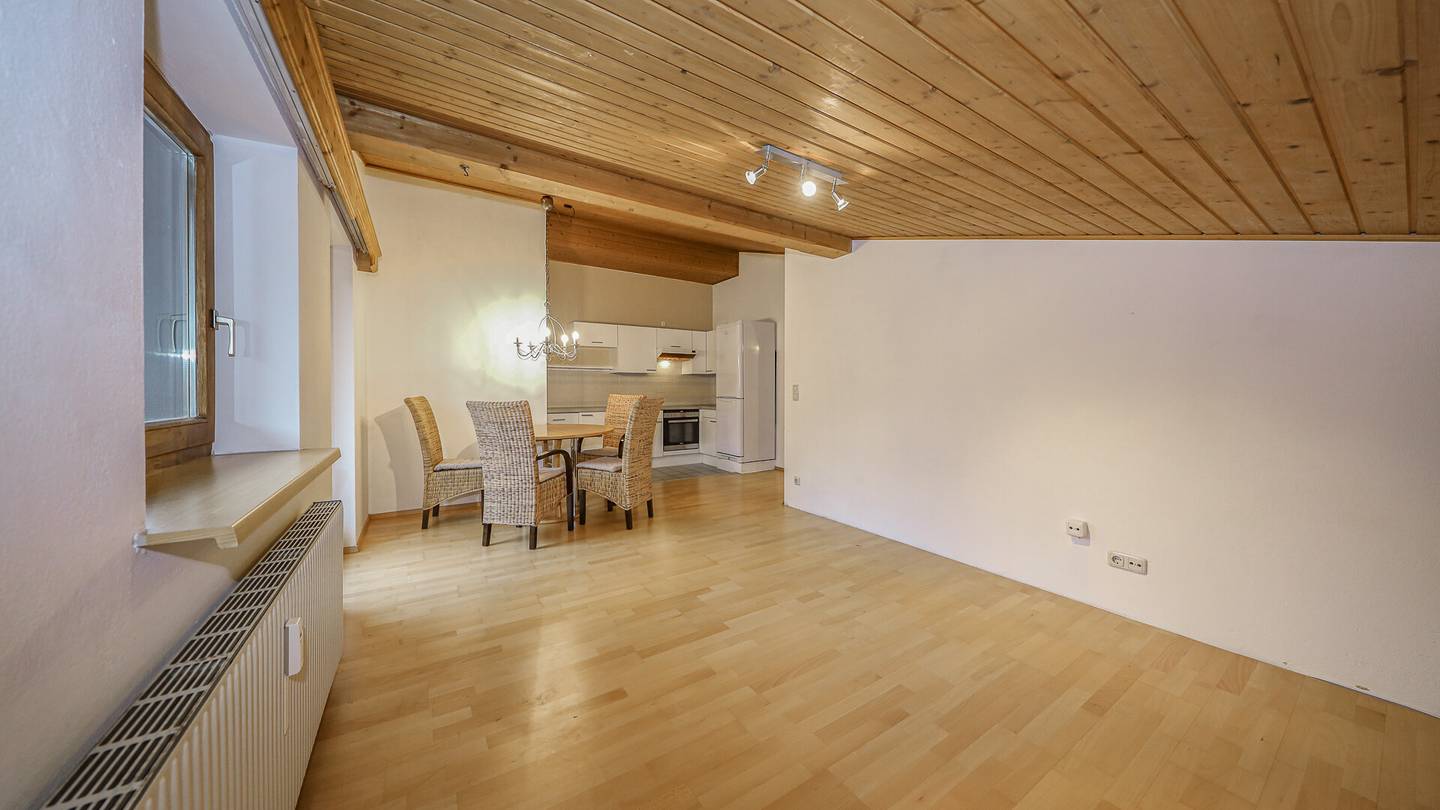 Dachgeschosswohnung mit Bergblick und großem Balkon