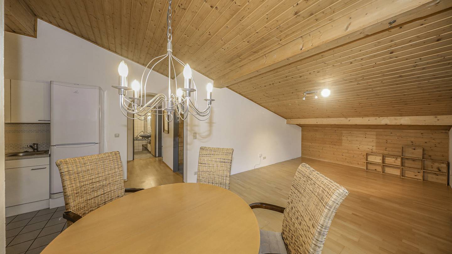 Dachgeschosswohnung mit Bergblick und großem Balkon