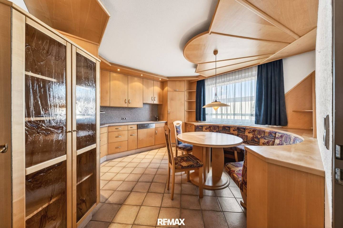 Großzügige Wohnung mit Westbalkon nahe Bahnhof