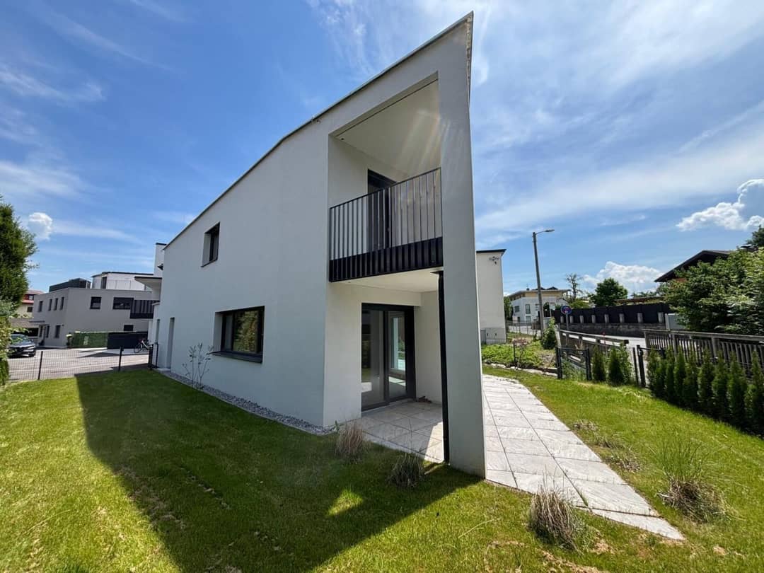 Modernes Einfamilienhaus mit Garten und Tiefgarage in Alt-Liefering