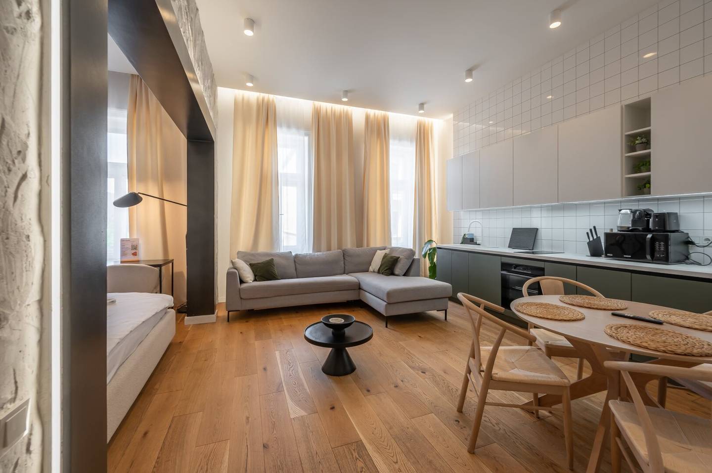 NEW Exceptional 2-room Period Apartment in a Prime Location – Fully Furnished