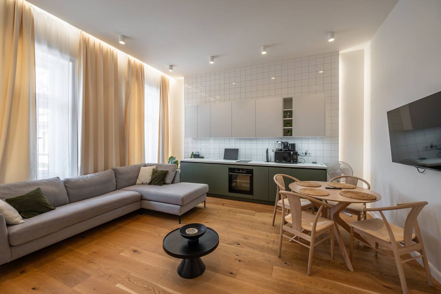 NEW Exceptional 2-room Period Apartment in a Prime Location – Fully Furnished
