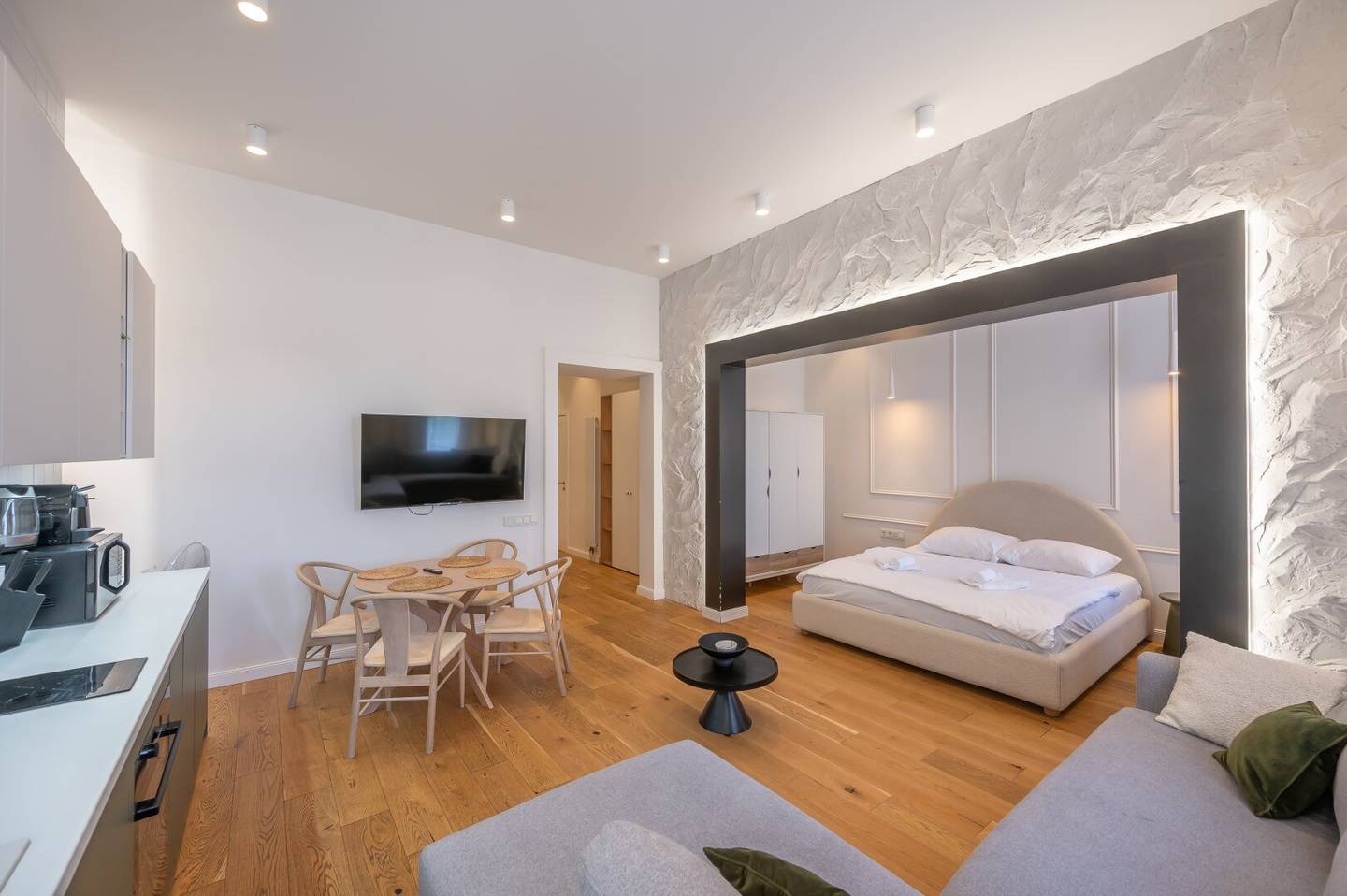 NEW Exceptional 2-room Period Apartment in a Prime Location – Fully Furnished