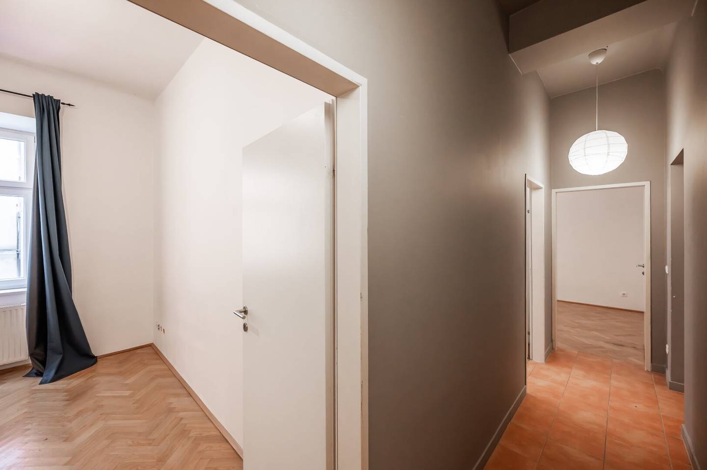 ++NEW++ Well-Maintained 4-room Period Apartment in a Prime Location, Balcony Approval Available!