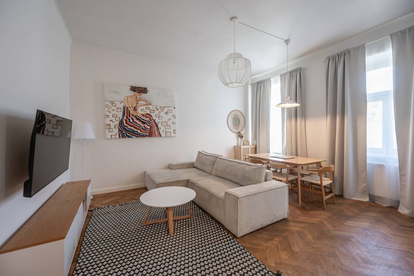 ++NEW++ Stylish 3-room Period Apartment in a Prime Location – Balcony Approval Available!