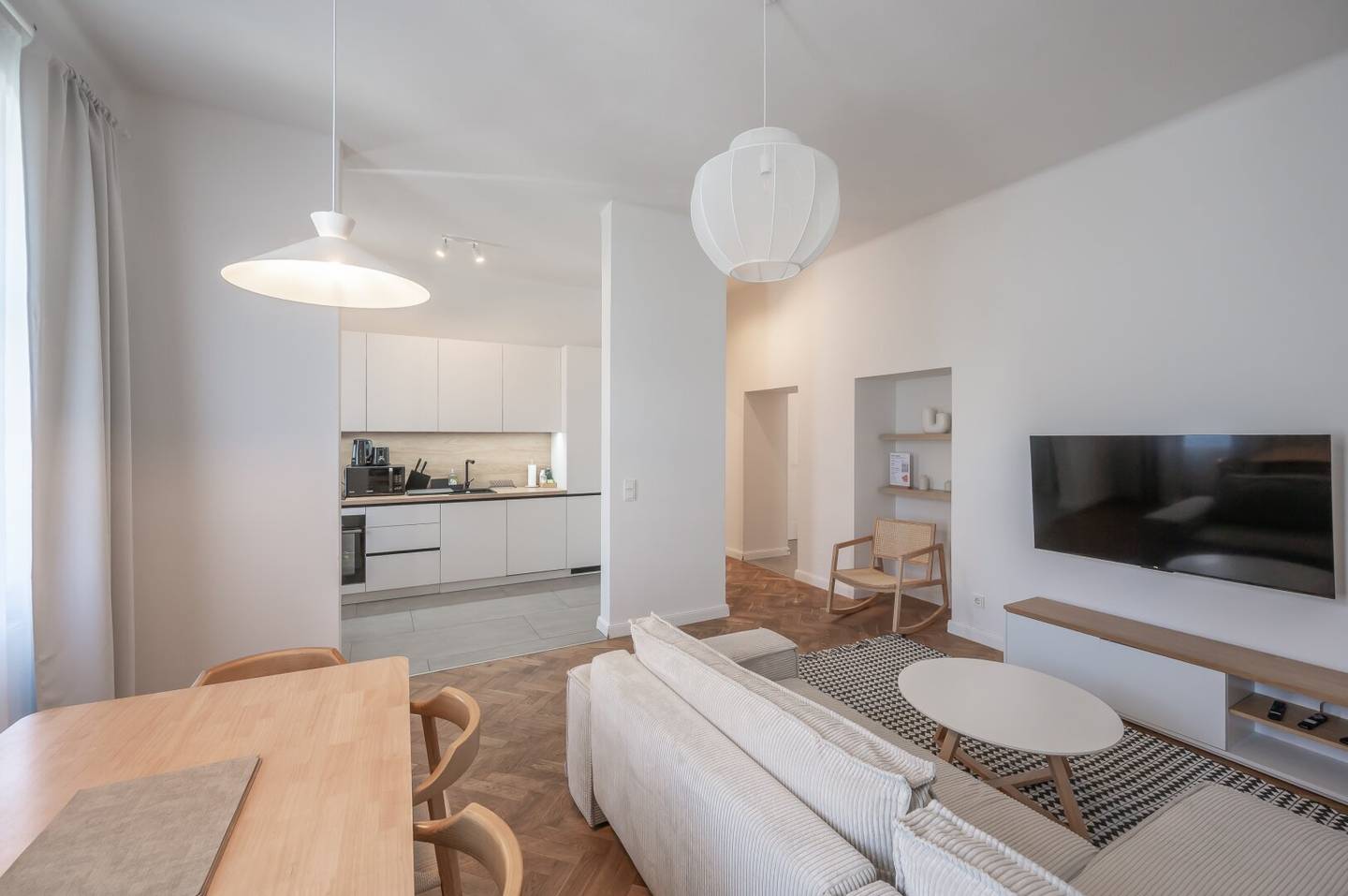 ++NEW++ Stylish 3-room Period Apartment in a Prime Location – Balcony Approval Available!