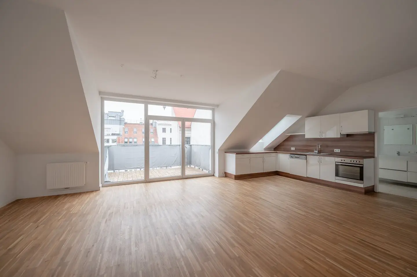 Top floor apartment near Urban Loritz Platz