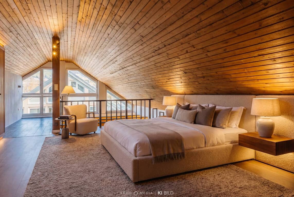 Top floor apartment with sunny roof terrace